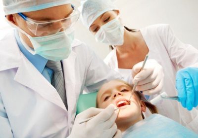 3 Signs You Need To See A Dentist Immediately 